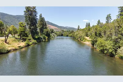 5508 Rogue River Highway, Gold Hill, OR 97525 - Photo 10