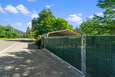 5508 Rogue River Highway, Gold Hill, OR 97525 - Photo 8