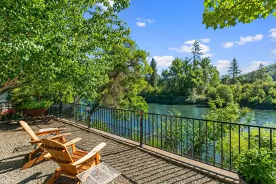 5508 Rogue River Highway, Gold Hill, OR 97525 - Photo 2