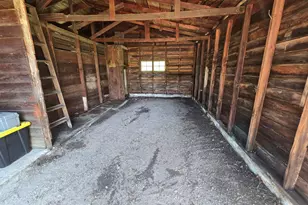 695 Lozier Ln, Medford, OR 97501 - Photo 26