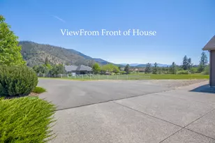 308 Crume Dr, Grants Pass, OR 97526 - Photo 14
