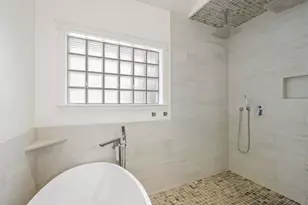 19357 Golden Lake Ct, Bend, OR 97702 - Photo 12