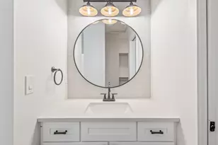 988 E Black Butte Ave, Sisters, OR 97759 - Photo 16