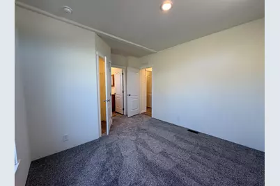 946 SE 10th Street #60, Madras, OR 97741 - Photo 6