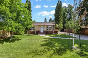 795 NE Ochoco Ave, Prineville, OR 97754 - Photo 2