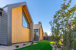 3325 NW Leavitt Ln, Bend, OR 97703 - Photo 30