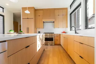 3325 NW Leavitt Ln, Bend, OR 97703 - Photo 10