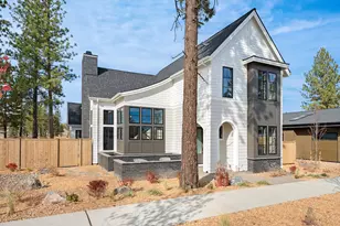 3358 NW Leavitt Ln, Bend, OR 97703 - Photo 2