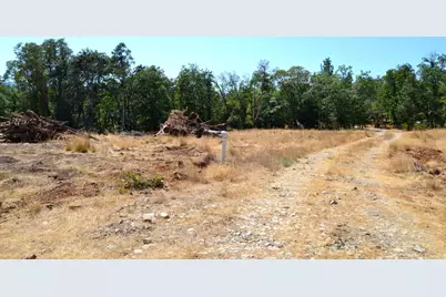 779 Harris Road, Grants Pass, OR 97526 - Photo 2