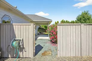 201 Orchardview Cir, Central Point, OR 97502 - Photo 34