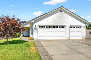 201 Orchardview Cir, Central Point, OR 97502 - Photo 4