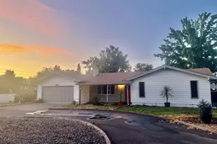 2080 Alamar St, Medford, OR 97501 - Photo 16