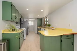 2080 Alamar St, Medford, OR 97501 - Photo 6