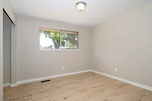 2080 Alamar St, Medford, OR 97501 - Photo 10