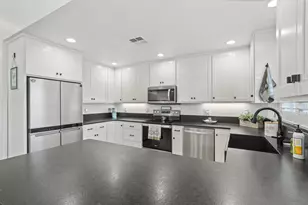 1272 Green Valley Dr, Cave Junction, OR 97523 - Photo 10