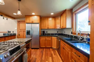 20087 Beaver Ln, Bend, OR 97703 - Photo 14