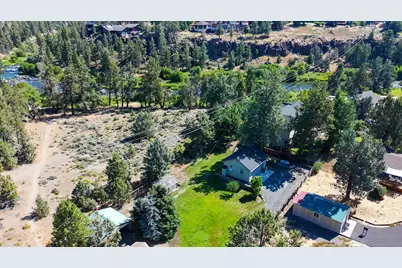 20087 Beaver Lane, Bend, OR 97703 - Photo 2