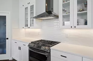 3769 SW 43rd St, Redmond, OR 97756 - Photo 8