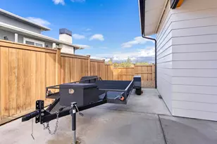 3769 SW 43rd St, Redmond, OR 97756 - Photo 32