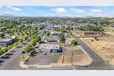 268 N 5th Street, Madras, OR 97741 - Photo 28