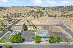 268 N 5th St, Madras, OR 97741 - Photo 1