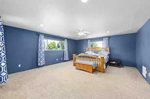 755 S 4th St, Central Point, OR 97502 - Photo 14