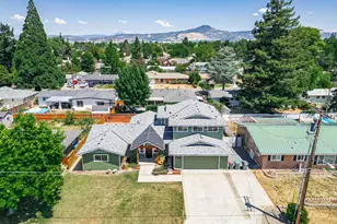 755 S 4th St, Central Point, OR 97502 - Photo 34