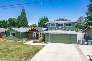 755 S 4th St, Central Point, OR 97502 - Photo 2