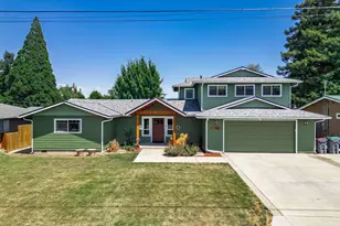 755 S 4th St, Central Point, OR 97502 - Photo 1