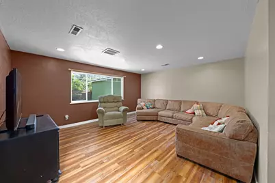 755 S 4th Street, Central Point, OR 97502 - Photo 12