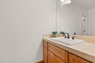 21376 Oakview Dr, Bend, OR 97701 - Photo 16