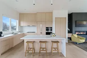 211 SW Log Ct, Bend, OR 97702 - Photo 12