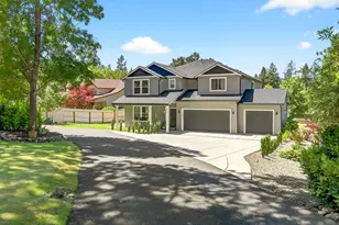 1090 Anglers Pl, Shady Cove, OR 97539 - Photo 2