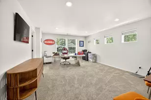 1090 Anglers Pl, Shady Cove, OR 97539 - Photo 48
