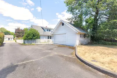 619 SE M Street, Grants Pass, OR 97526 - Photo 82