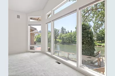 619 SE M Street, Grants Pass, OR 97526 - Photo 12