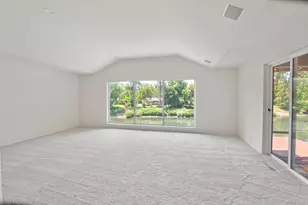 619 SE M St, Grants Pass, OR 97526 - Photo 32