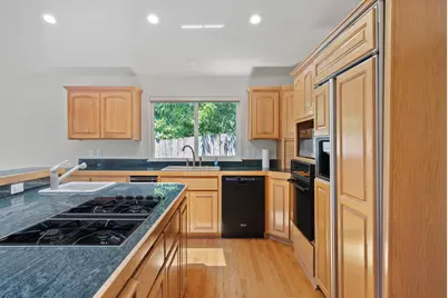 619 SE M Street, Grants Pass, OR 97526 - Photo 22