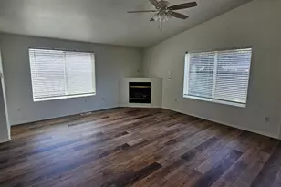 569 NE Negus Loop, Redmond, OR 97756 - Photo 4