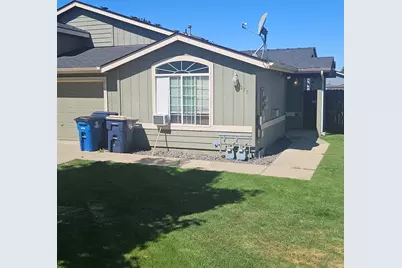 569 NE Negus Loop, Redmond, OR 97756 - Photo 1