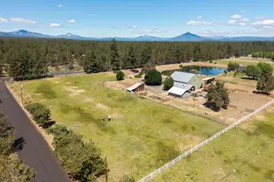 67216 Gist Rd, Bend, OR 97703 - Photo 2