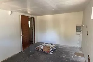 210 NW Woodbrook Dr, Grants Pass, OR 97526 - Photo 8