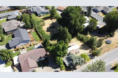 210 NW Woodbrook Drive, Grants Pass, OR 97526 - Photo 14