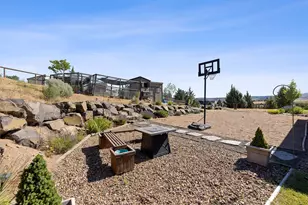 2273 NE Valley View Ct, Madras, OR 97741 - Photo 22