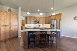 2273 NE Valley View Ct, Madras, OR 97741 - Photo 6