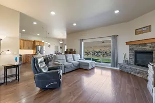 2273 NE Valley View Ct, Madras, OR 97741 - Photo 4