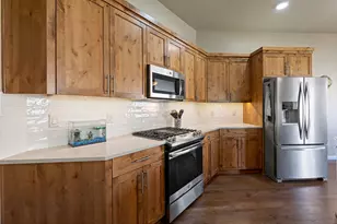 2273 NE Valley View Ct, Madras, OR 97741 - Photo 8