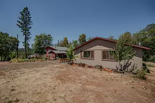 509 Derby Rd, Eagle Point, OR 97524 - Photo 2