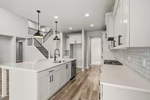 1297 Stonegate Dr, Eagle Point, OR 97524 - Photo 12