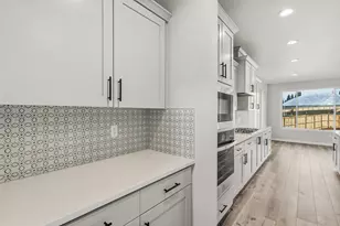 1297 Stonegate Dr, Eagle Point, OR 97524 - Photo 18